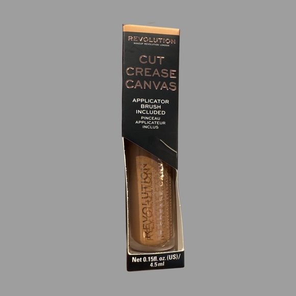 Makeup Revolution Other - Revolution Cut Crease Canvas Applicator- eyeshadow base